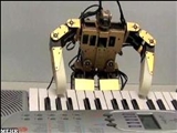 تصویر روباتی که پیانو می‌نوازد 