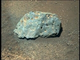  "استقامت" در حال بررسی راز سنگ عجیب یافت شده در مریخ!