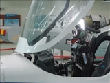 ربات انسان‌نمای Pibot می‌تواند بهتر از خلبانان انسانی هواپیماها را هدایت کند 