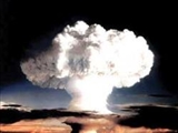 اولين بمب اتمي جهان آزمايش شد 