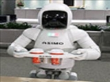 آسیمو، روباتی که هر روز بیشتر به انسان شبیه می‌شود 