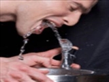 نوشیدن آب حملات دردهای روماتیسمی را کاهش می دهد