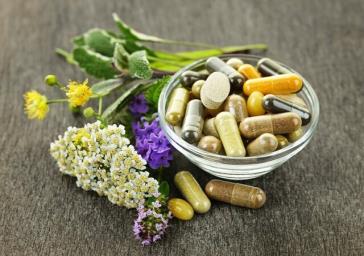  چه افرادی بیشتر از داروهای گیاهی استفاده می‌کنند؟