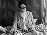 عکس کم نظیر از امام خمینی (ره) در نوفل لوشاتو