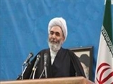 امام جمعه موقت تبریز: چاره مشکلات اقتصادی گشودن دروازه‌های غرب نیست