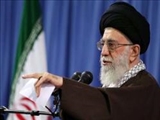  رهبر انقلاب در نماز عید فطر تاکیدکردند؛ متخلفان در ماجرای حقوق‌های نامشروع باید برکنار و مجازات شوند