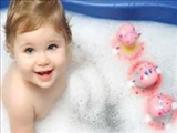 روش صحيح حمام کردن نوزادان