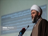 هنر متعهد، مبتنی بر عقل و حکمت است