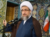 امام جمعه تبریز: تنگه هرمز در اختیار ایران است و منطقه باید در امنیت باشد