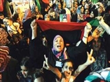 مردم ليبي با شعارهاي الله‌اكبر سقوط حكومت قذافي را جشن گرفتند 
