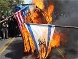 جوانان اکوادوری پرچم آمریکا و اسرائیل را به آتش کشیدند 