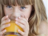 آیا آب میوه برای سلامت کودکان مضر است؟ 