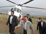 تصاویر: بازديد احمدي نژاد از مناطق زلزله زده 