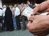 بازار ارز شلوغ شد؛ تشکیل صف فروش/ انصراف از سکه های گران بانک مرکزی 