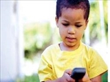 آيا به فرزند نوجوان خود تلفن همراه بدهيم؟/ فرهنگ استفاده از تلفن همراه را به فرزند خود یاد دهیم 