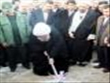 مصلای امام خمینی (ره) شهرستان اهر با حضور نماینده ولی فقیه استان کلنگ زنی شد.