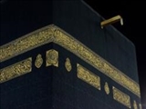 چند پیامبر خدا در اطراف کعبه مدفون هستند؟ 