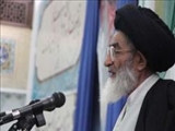 امام جمعه موقت تبریز: رهبر، روح نظام و انقلاب هستند