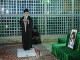 حضرت آیت الله خامنه‌ای در مرقد امام (ره) و گلزار شهدا حضور یافتند