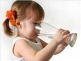 تاثیر نوشیدن آب بر چاقی دوران کودکی